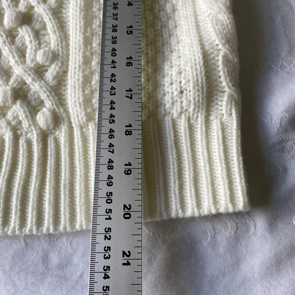 Love by Design Women's Cable Knit Cream Crop Sweater Size Medium - Picture 11 of 12